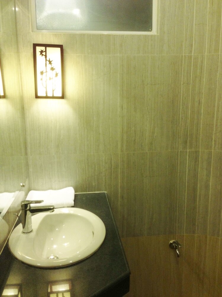 Hotel Grand United (ahlone Branch)