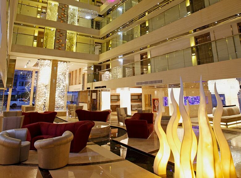 Hotel Centara Grand Phratamnak Pattaya