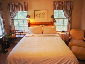 Woodrow House Bed & Breakfast