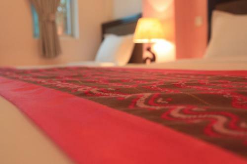 Grand Laurel Hotel