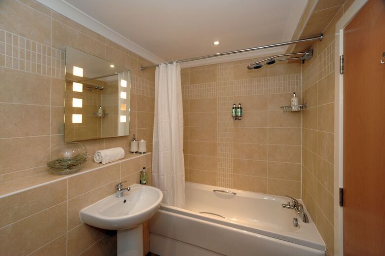 Fountain Court Aparthotel
