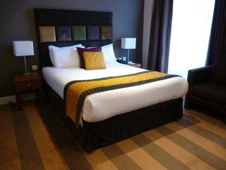 Ten Hill Place Hotel
