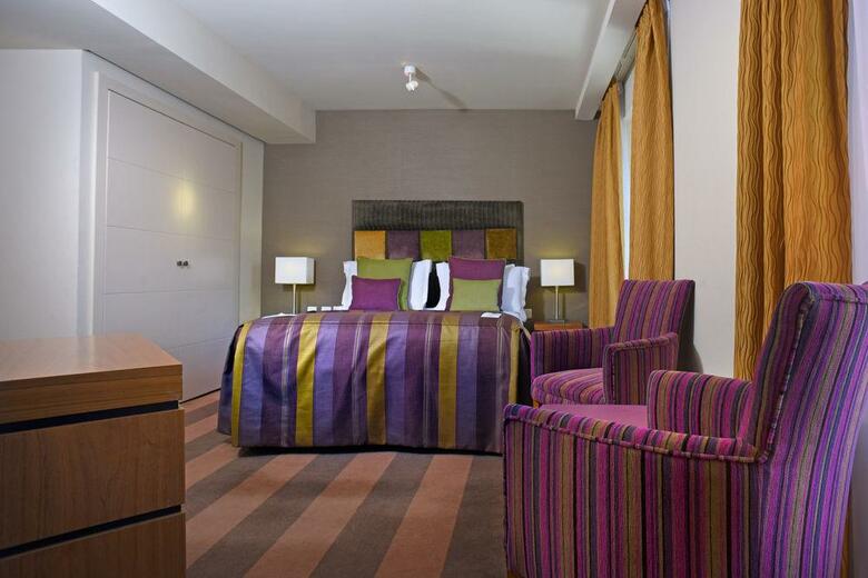 Ten Hill Place Hotel