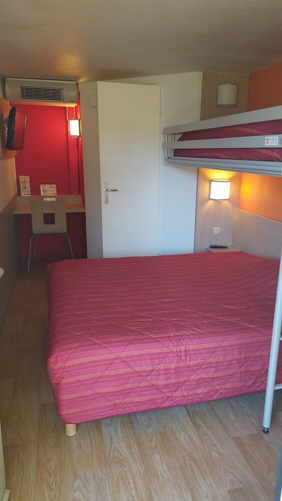 Hotel Premiere Classe Lyon Est Aeroport Saint Exupery