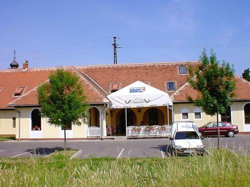 Hostal Hal�szcs�rda-panzi�