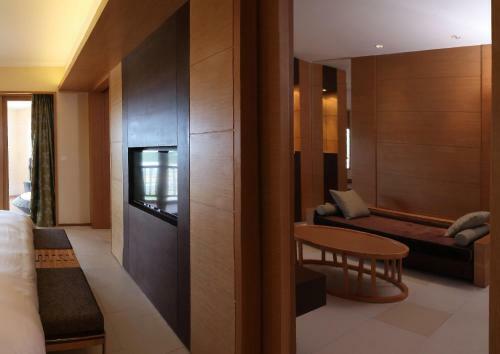 Hotel Regal Palace Resort