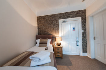 Glen Mhor Hotel & Restaurant