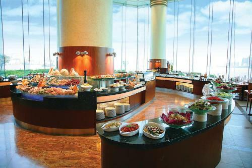 Hotel Harbour Grand Kowloon