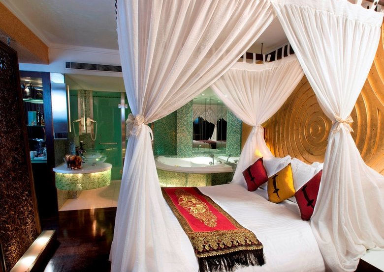Hotel Regal Airport