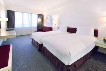 Hotel Regal Airport