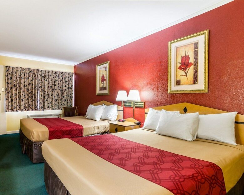 Hotel Econo Lodge Topeka