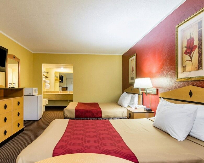 Hotel Econo Lodge Topeka