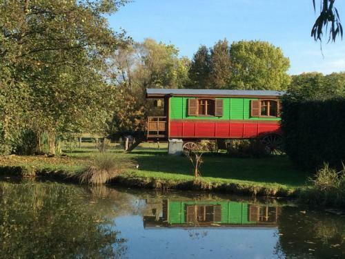 Bed & Breakfast Les Roulottes De Troussures