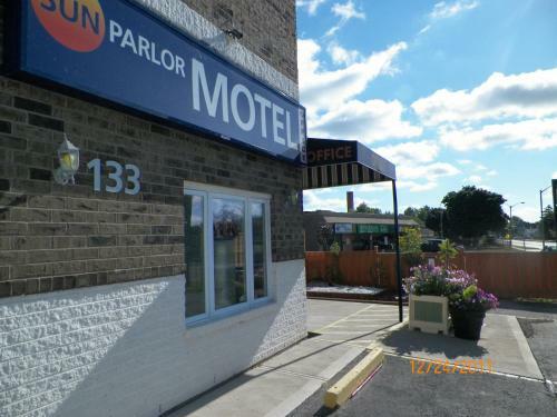 Sunparlor Motel