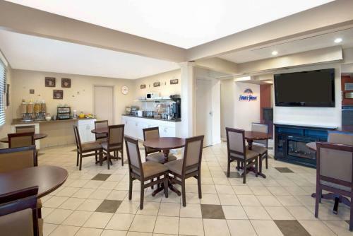 Motel Howard Johnson Red Deer