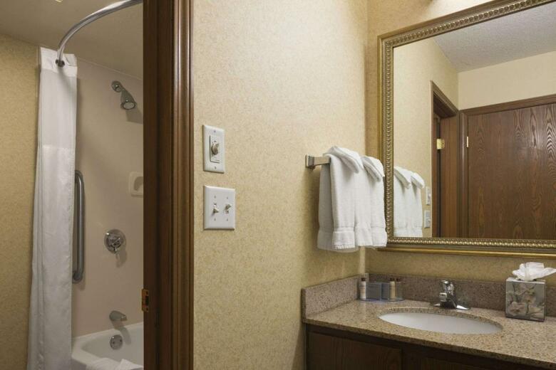Hotel Hawthorn Suites - Fort Wayne