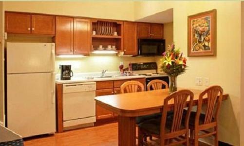 Hotel Hawthorn Suites - Fort Wayne