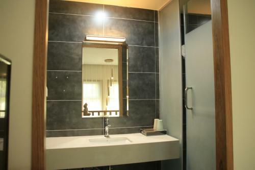 Yijia Youth Hostel