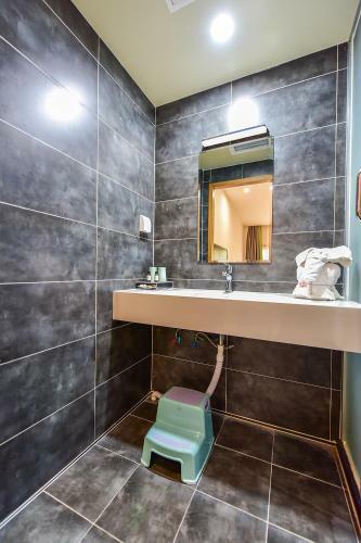 Yijia Youth Hostel