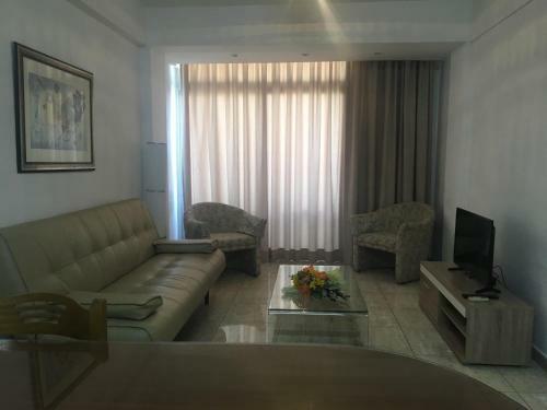 Marina Apartments 211