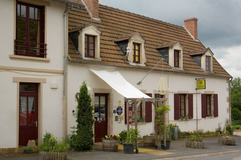 Hotel Au Coeur De Meaulne