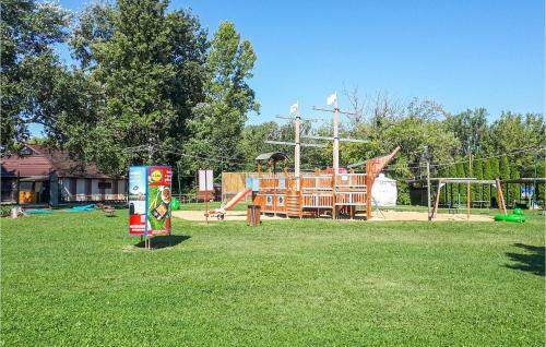Holiday Home Toldi U-keszthely