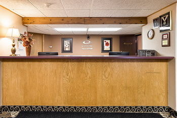 Hotel Econo Lodge Near Miller Hill Mall