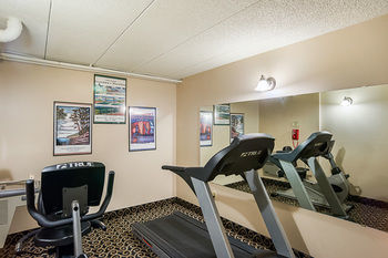 Hotel Econo Lodge Near Miller Hill Mall
