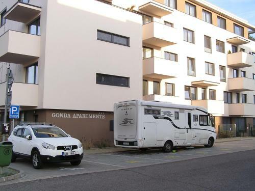 Gonda Apartments