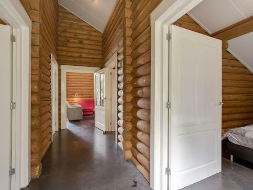 Boutique Holiday Home In Hoge Hexel On Pond
