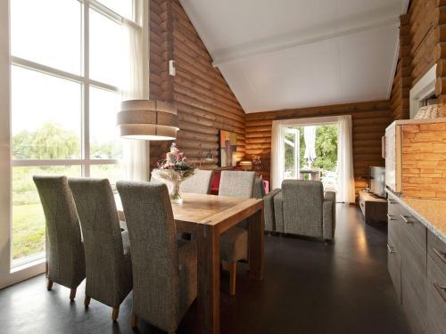 Boutique Holiday Home In Hoge Hexel On Pond