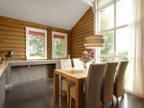 Boutique Holiday Home In Hoge Hexel On Pond