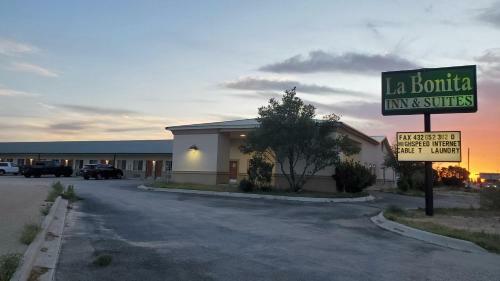Motel La Bonita Inn & Suites
