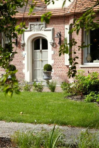Bed & Breakfast Au Petit Manoir