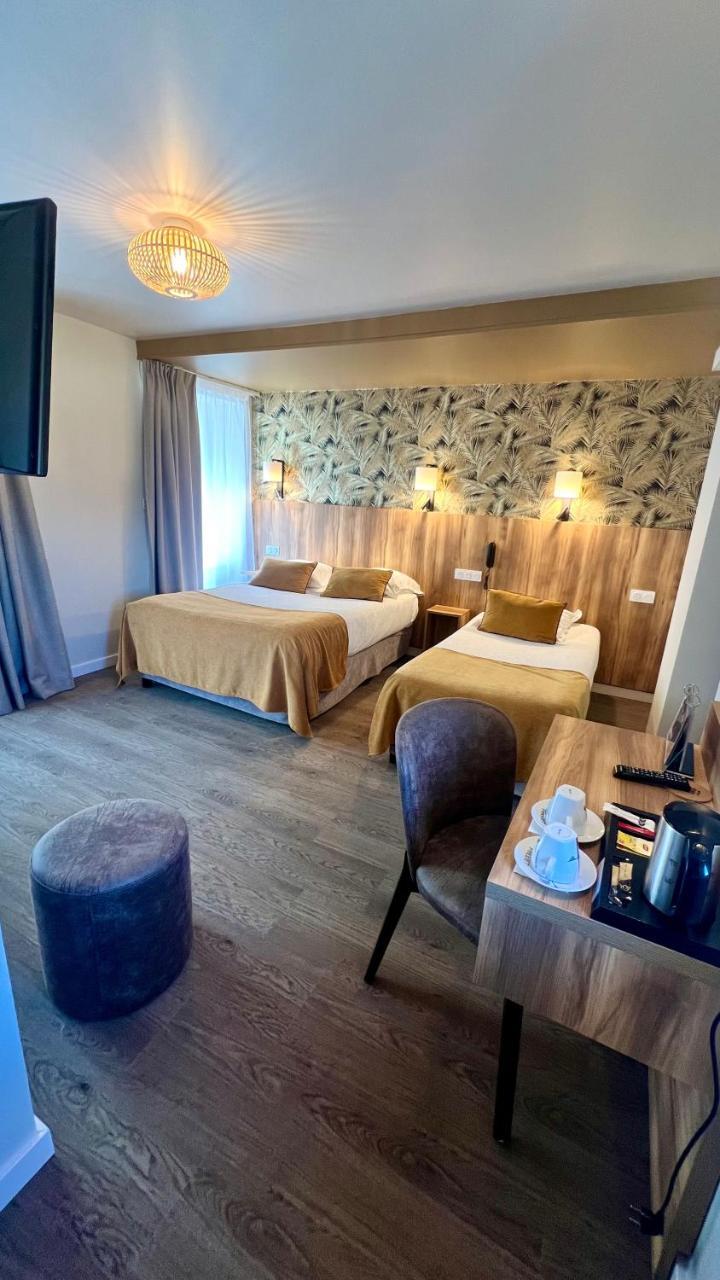 Hotel Azal�es