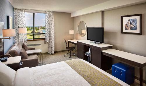 Waterfront Hotel