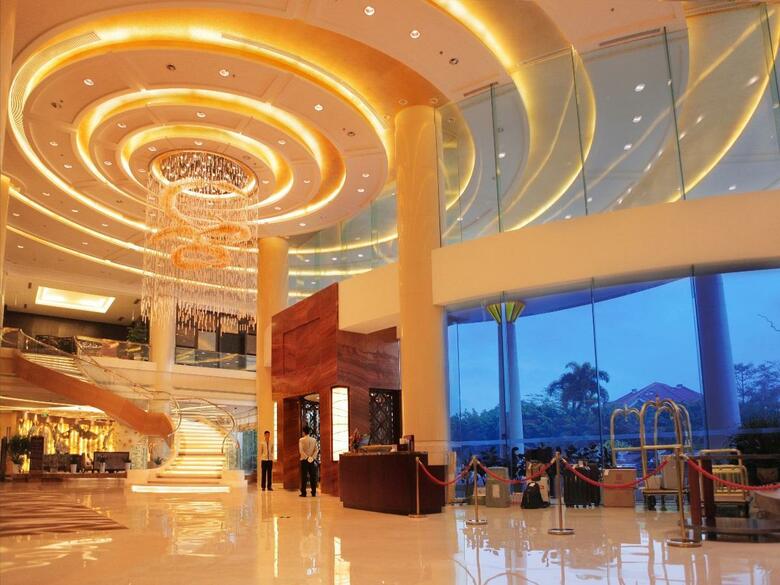 Golden Shining New Century Grand Hotel Beihai