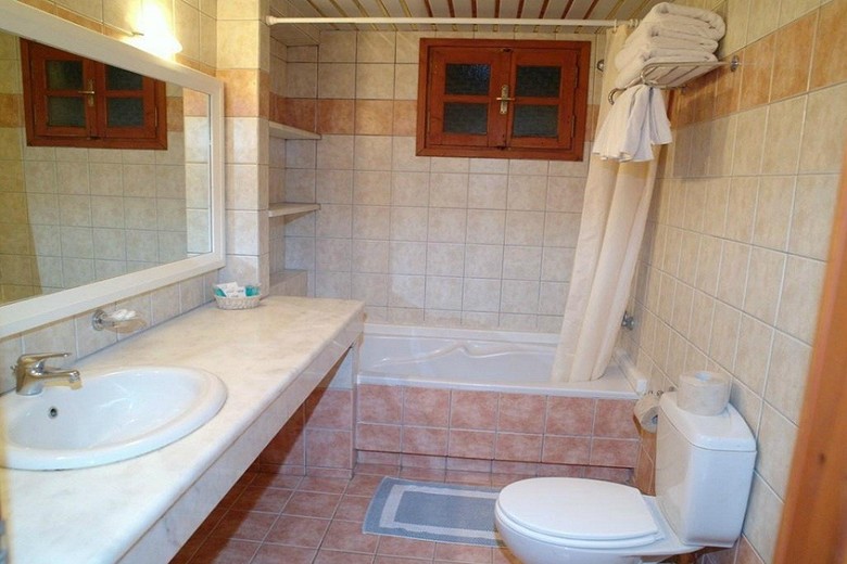 Kyknos Beach Hotel & Bungalows