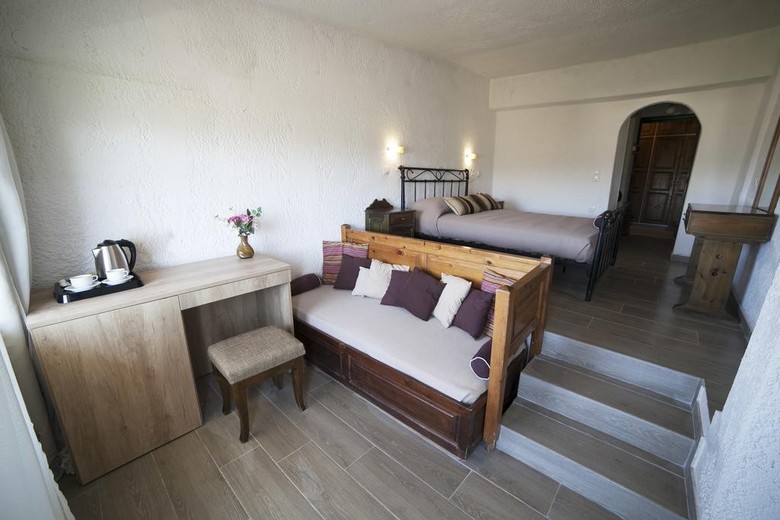 Hotel Elpida