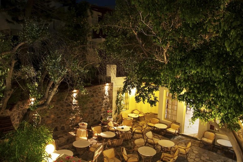 Hotel Elpida