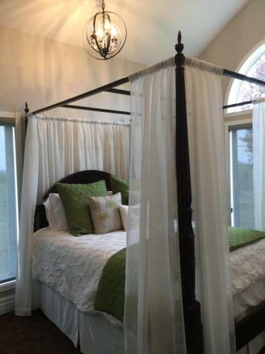 The Stone Gate Inn Bed & Breakfast