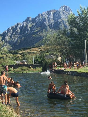Agroturismo Casa de Monta�a Alto Curue�o