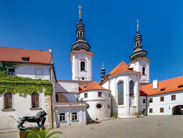 Hotel Monastery Garden