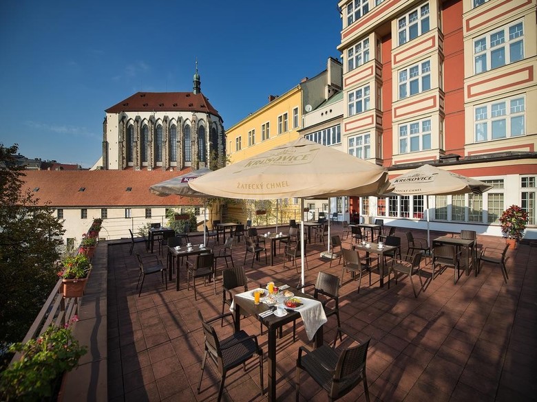 Ea Hotel Julis