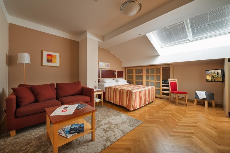 Ea Hotel Julis