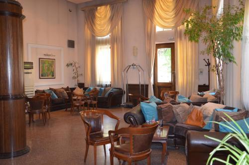 Hotel Seven Hills