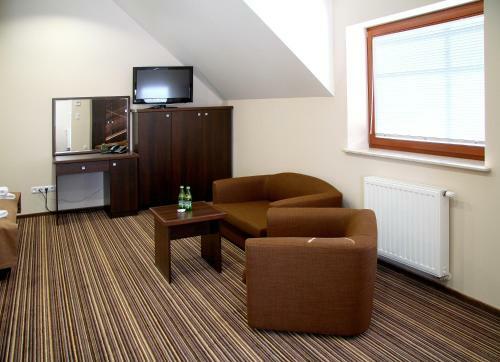 Aviator Hotel