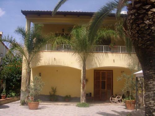 Hostal B&B Valoroso Village