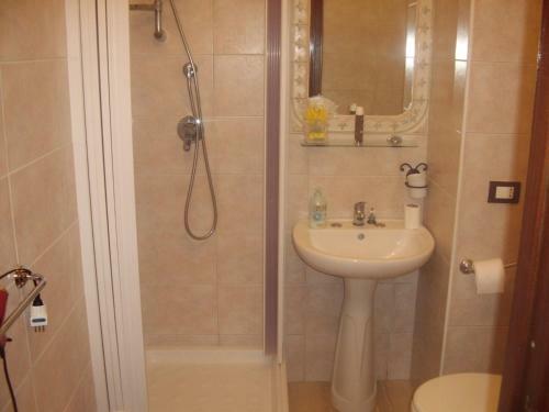 Hostal B&B Valoroso Village