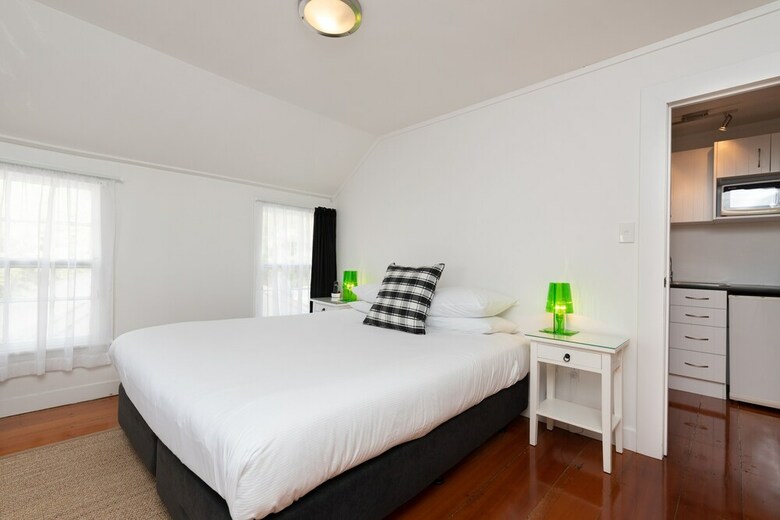 The Old Oak Boutique Hotel